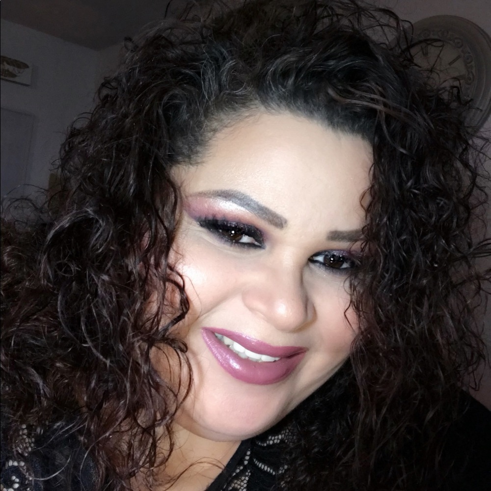 Meet your Posher, Deborah